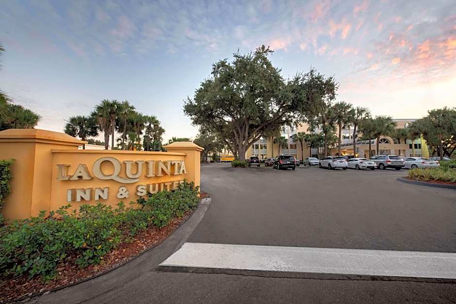 La Quinta Inn & Suites by Wyndham Deerfield Beach I-95