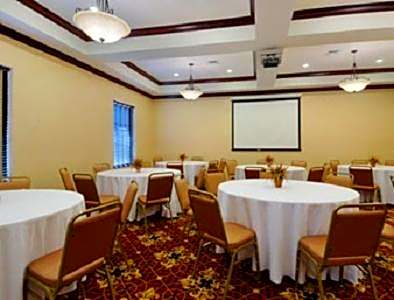 Baymont by Wyndham Henderson