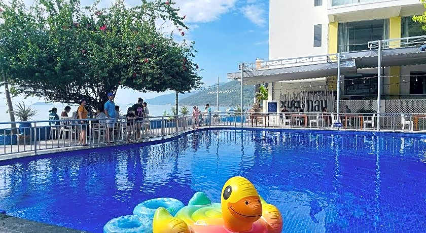 Sandals Hoang Yen Hotel
