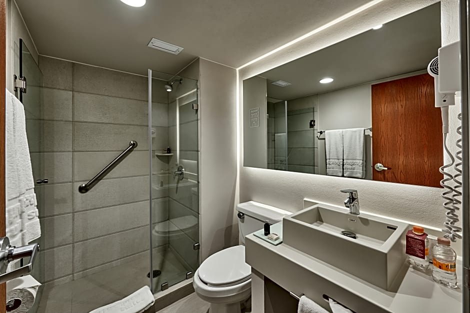 City Express Suites by Marriott Toluca