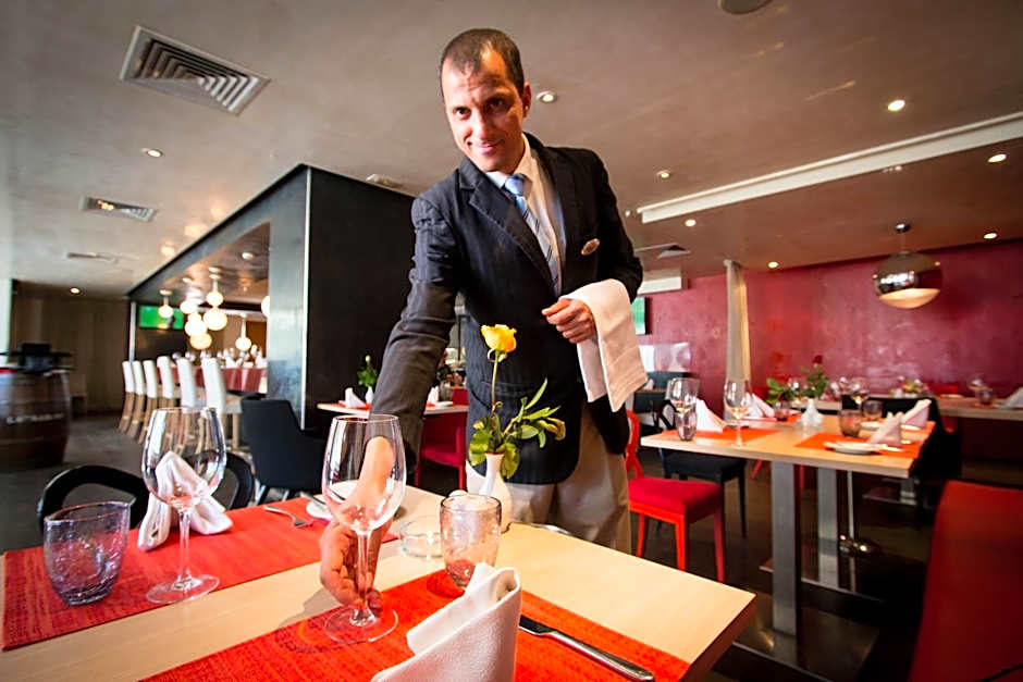 Golden Tulip El Mechtel Hotel