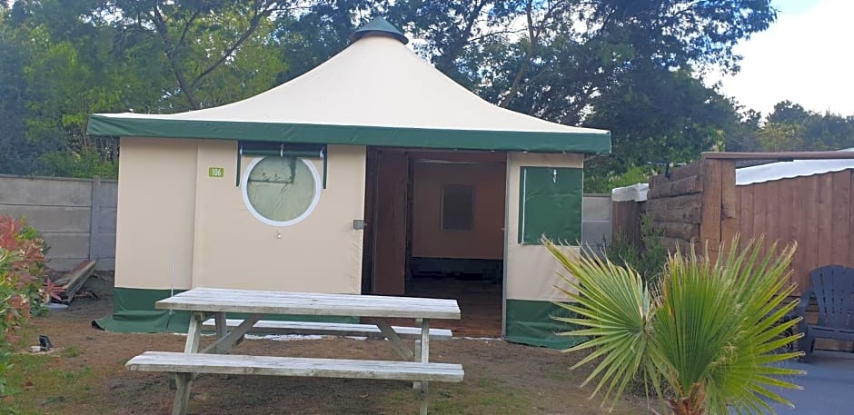 Gîte en bois proche du zoo ,vue sur le ciel en dormant