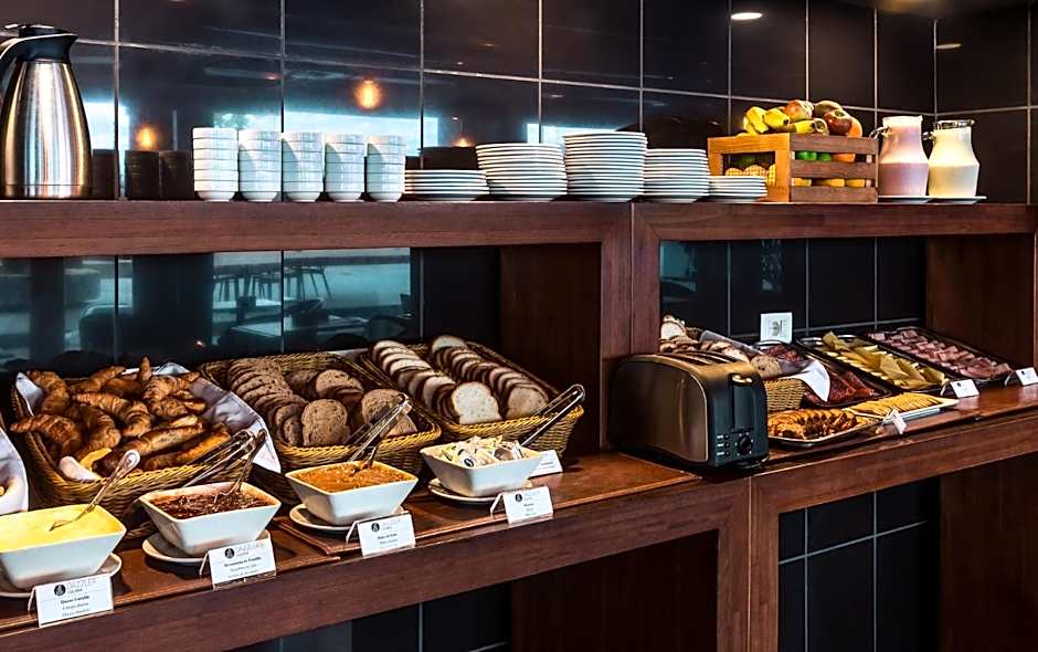 Dazzler by Wyndham Colonia