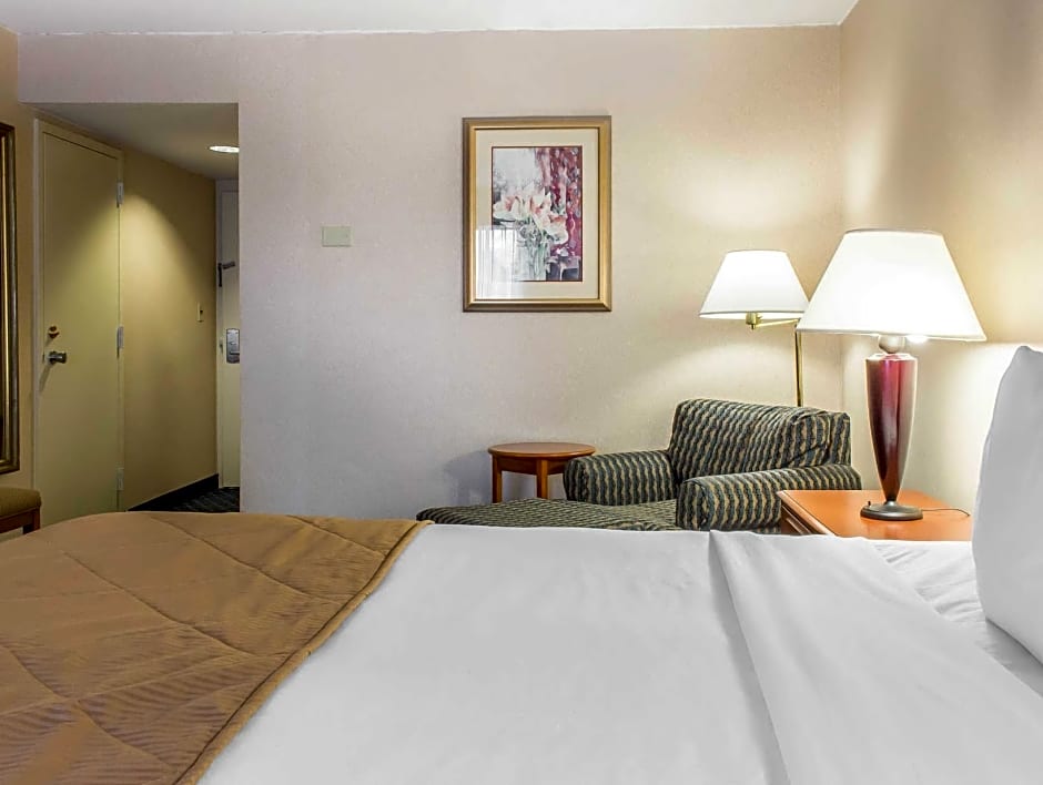 Clarion Hotel & Conference Center