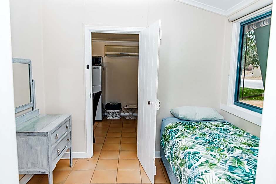 Dongara Hotel Motel