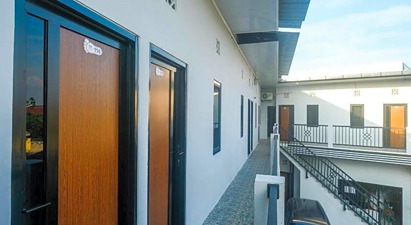 RedDoorz @ MG House Siantar Timur