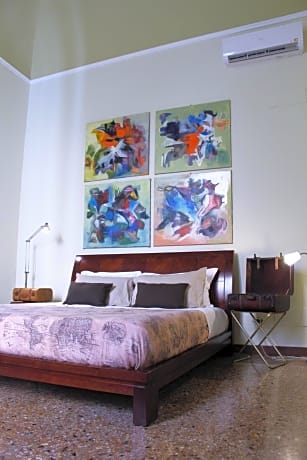 Standard King Room with Shared Bathroom
