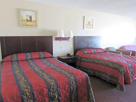 Queen Suite with Two Queen Beds