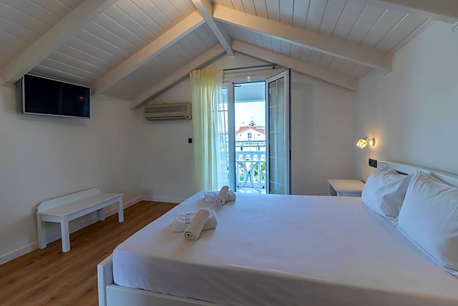 Alamis Hotel & Apartments