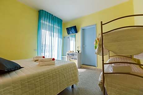 Classic Quadruple Room