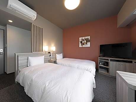 Twin Room - Non-Smoking