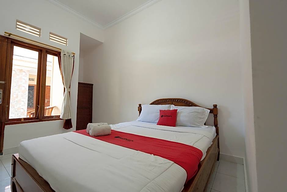 RedDoorz near Buleleng Harbour 2