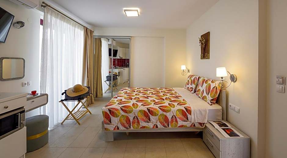 Elpiniki Luxury Rooms