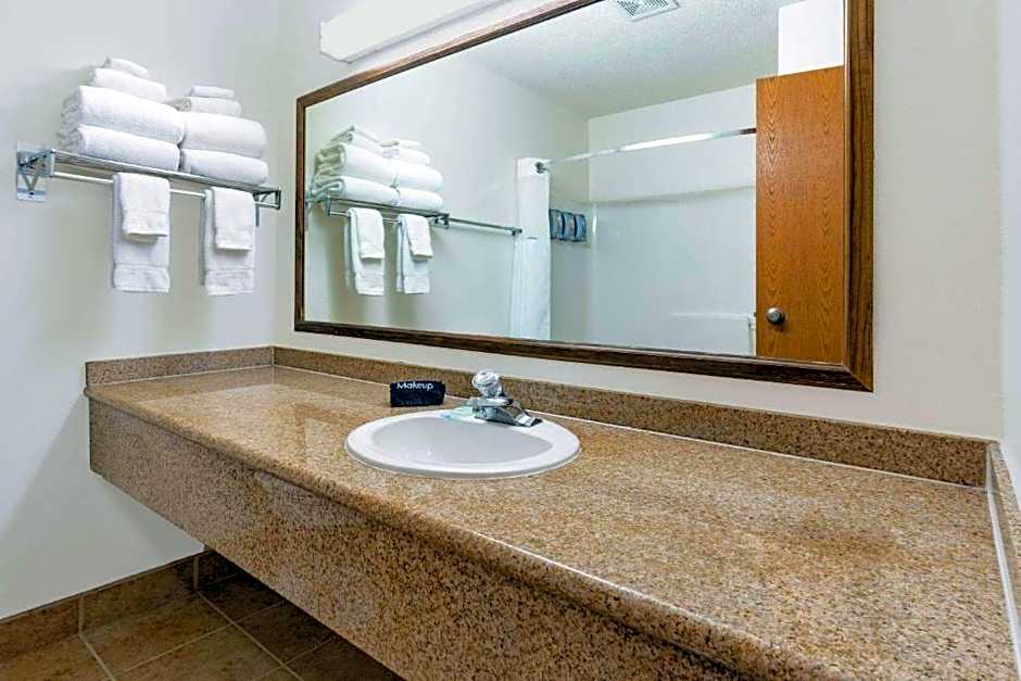 2 Queen Beds Suite — 2 fotoğraftan 1. fotoğraf