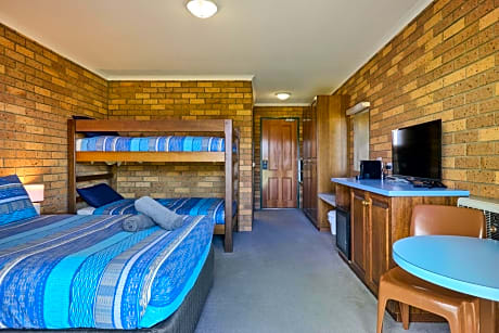 Standard Family Room (4 Guests)