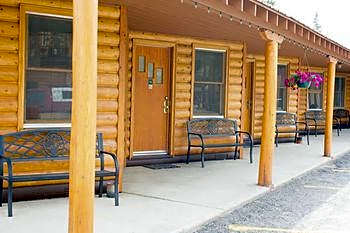 Lone Eagle Lodge And Snowmobile Rental