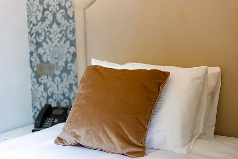 Wroxall Abbey Hotel & Estate