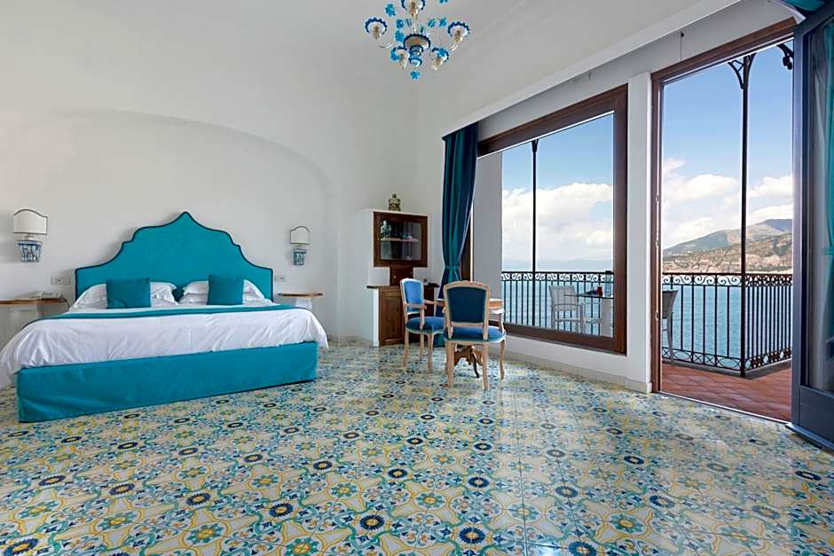 Photo 1 of 12 of Junior Suite, Sea View