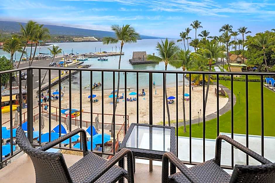 Courtyard by Marriott King Kamehameha's Kona Beach Hotel