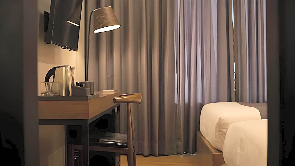 Two-Y-Hotel