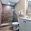 Spacious 4BR Luxury Condo Steps to French Quarter