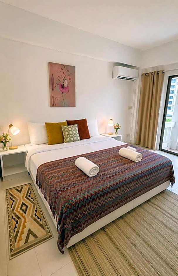 Holiday House Kata & Karon Phuket Hotel