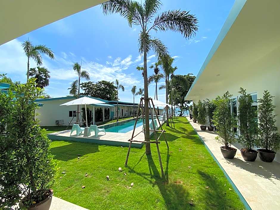 Le Petit Saint Tropez