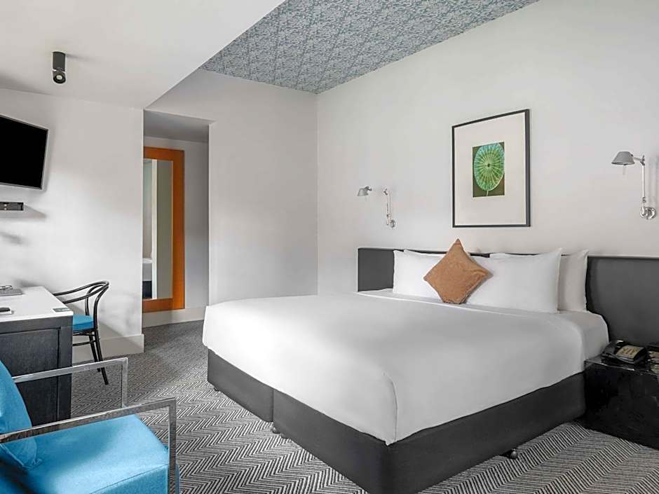 Peppers Gallery Hotel