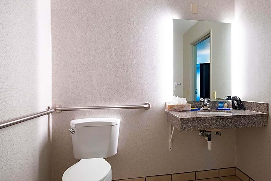 Holiday Inn Express Hotel & Suites Evanston By IHG