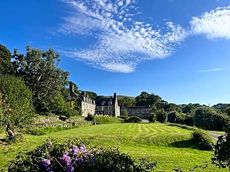 Maes Y Neuadd Country House