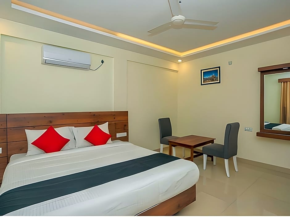 FabHotel Savi Inn - Nr. Mantri Square Mall