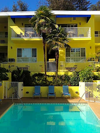 Magic Castle Hotel