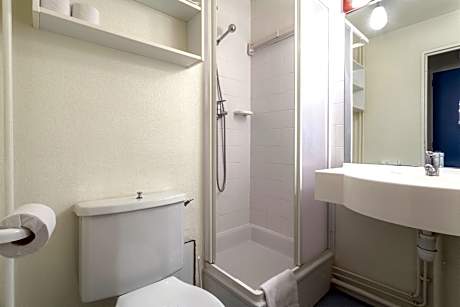 Essential Room 2 adult