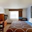 Super 8 by Wyndham Portland/Westbrook Area