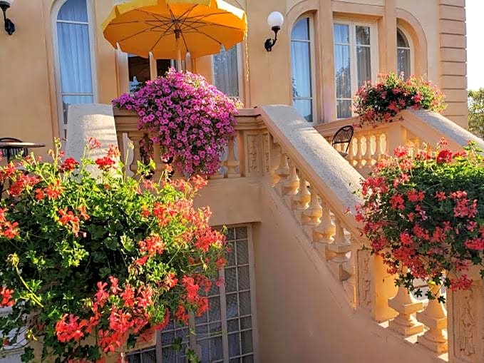 Marta Guest House
