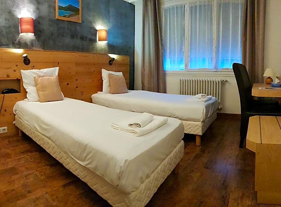 Savoy Hotel & Restaurant