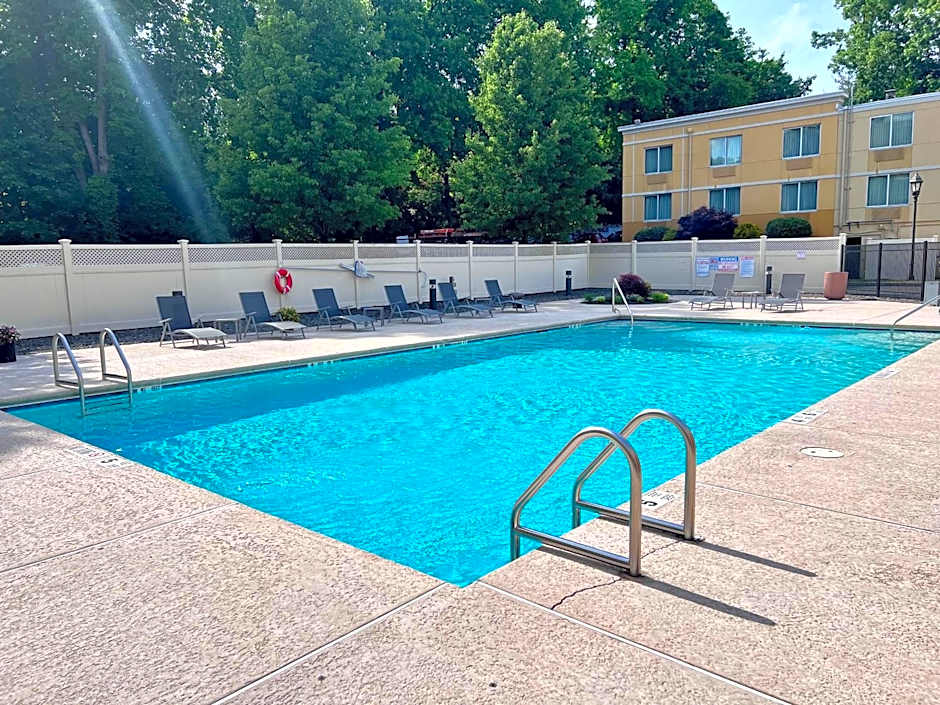 La Quinta Inn & Suites by Wyndham Danbury