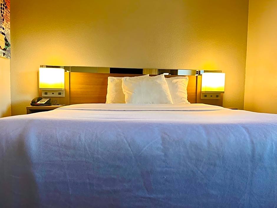 Microtel Inn & Suites by Wyndham Lexington