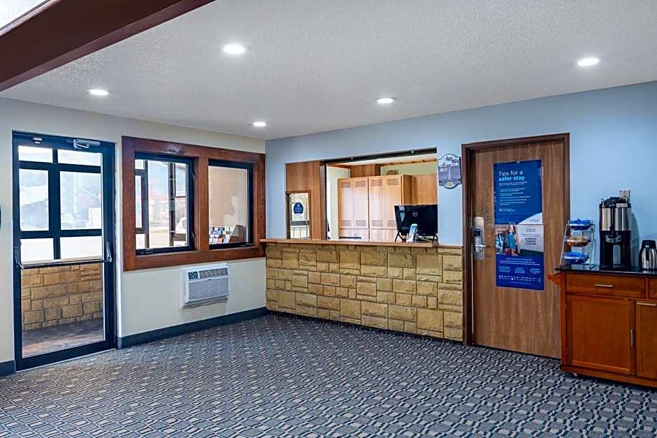 Super 8 by Wyndham Livingston