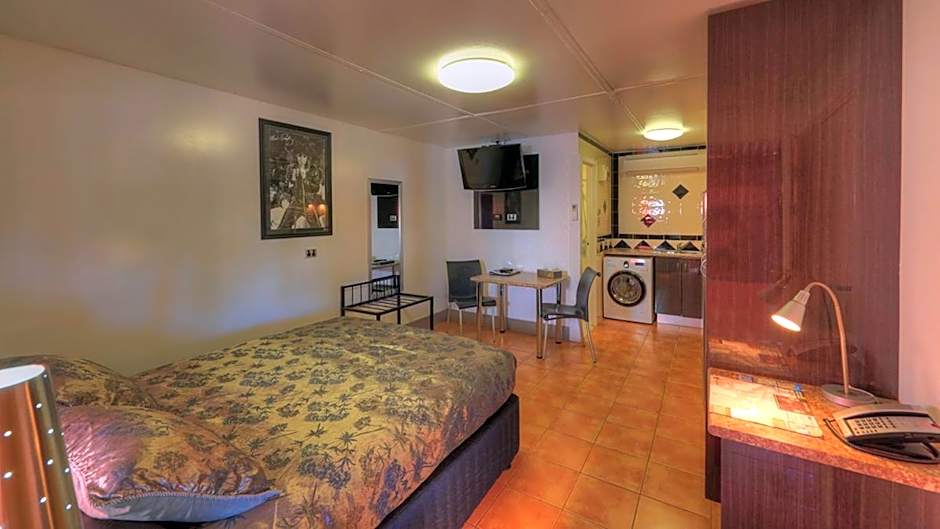 Halls Creek Motel
