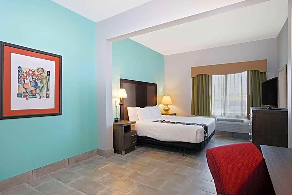 La Quinta Inn & Suites by Wyndham Omaha Airport Downtown