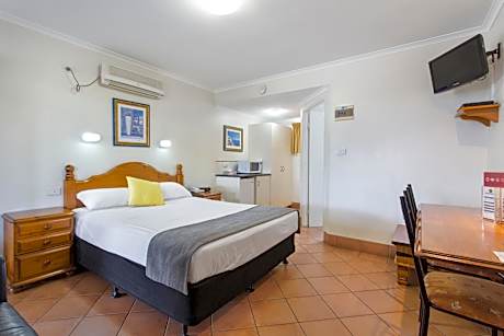 Studio Queen and Single