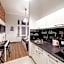 2 Nights Apartments - great location, right next to Main Rail and Bus Station, 10 min to Main Square by foot