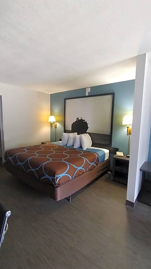Super 8 by Wyndham Dania/Fort Lauderdale Arpt