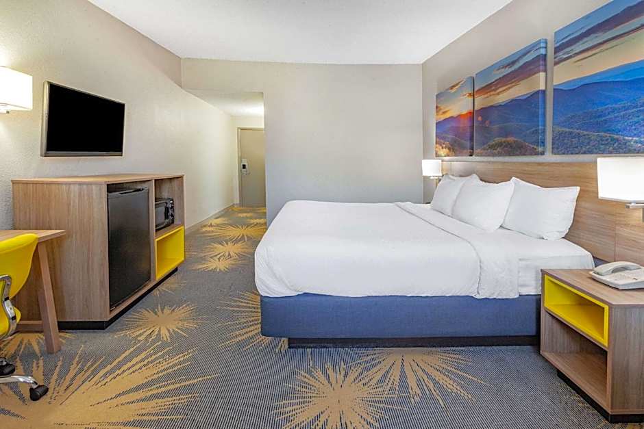 Days Inn by Wyndham Roanoke/Hollins Near I-81 