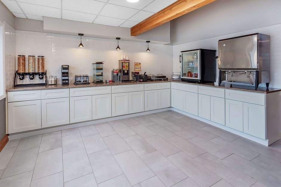 Baymont by Wyndham Brooklyn Center