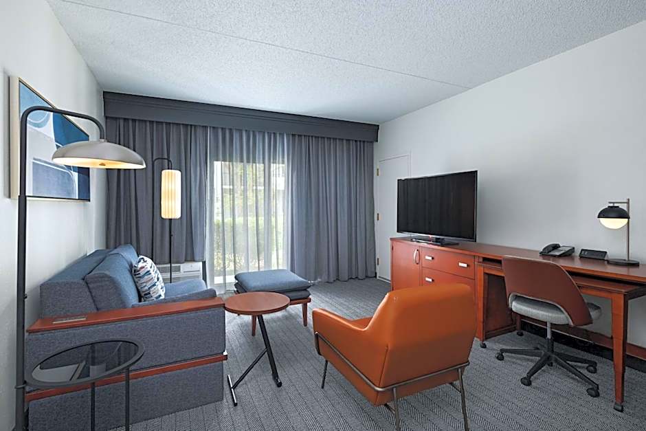 Courtyard by Marriott Dallas Richardson at Spring Valley
