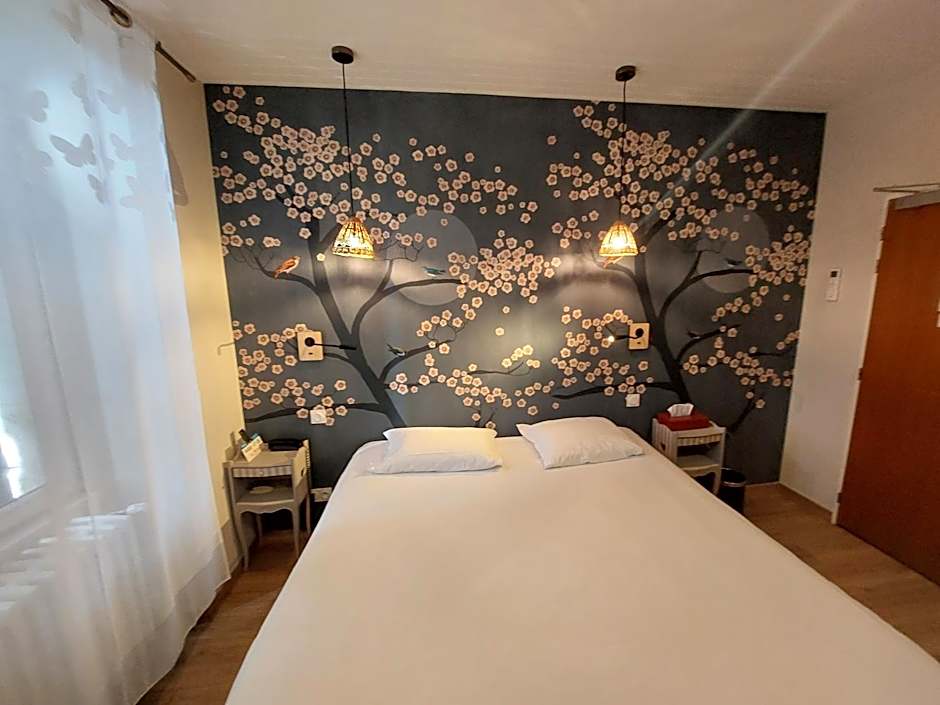 Logis Hôtels - Hôtel et Restaurant Les Voyageurs
