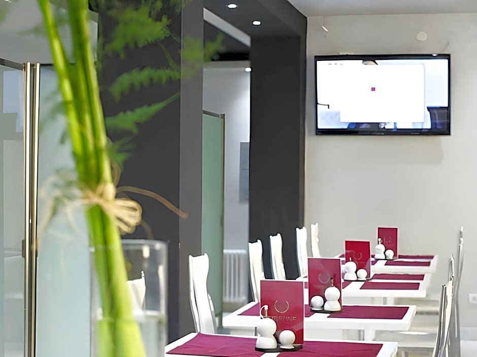 Side One Design Hotel