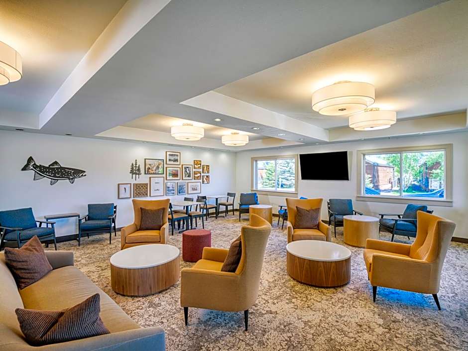 Gray Wolf Inn & Suites